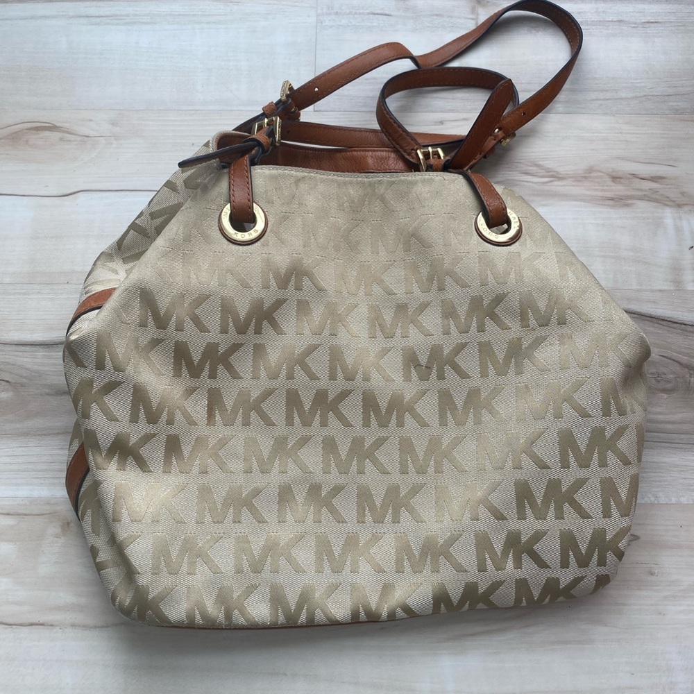 Michael Kors purse